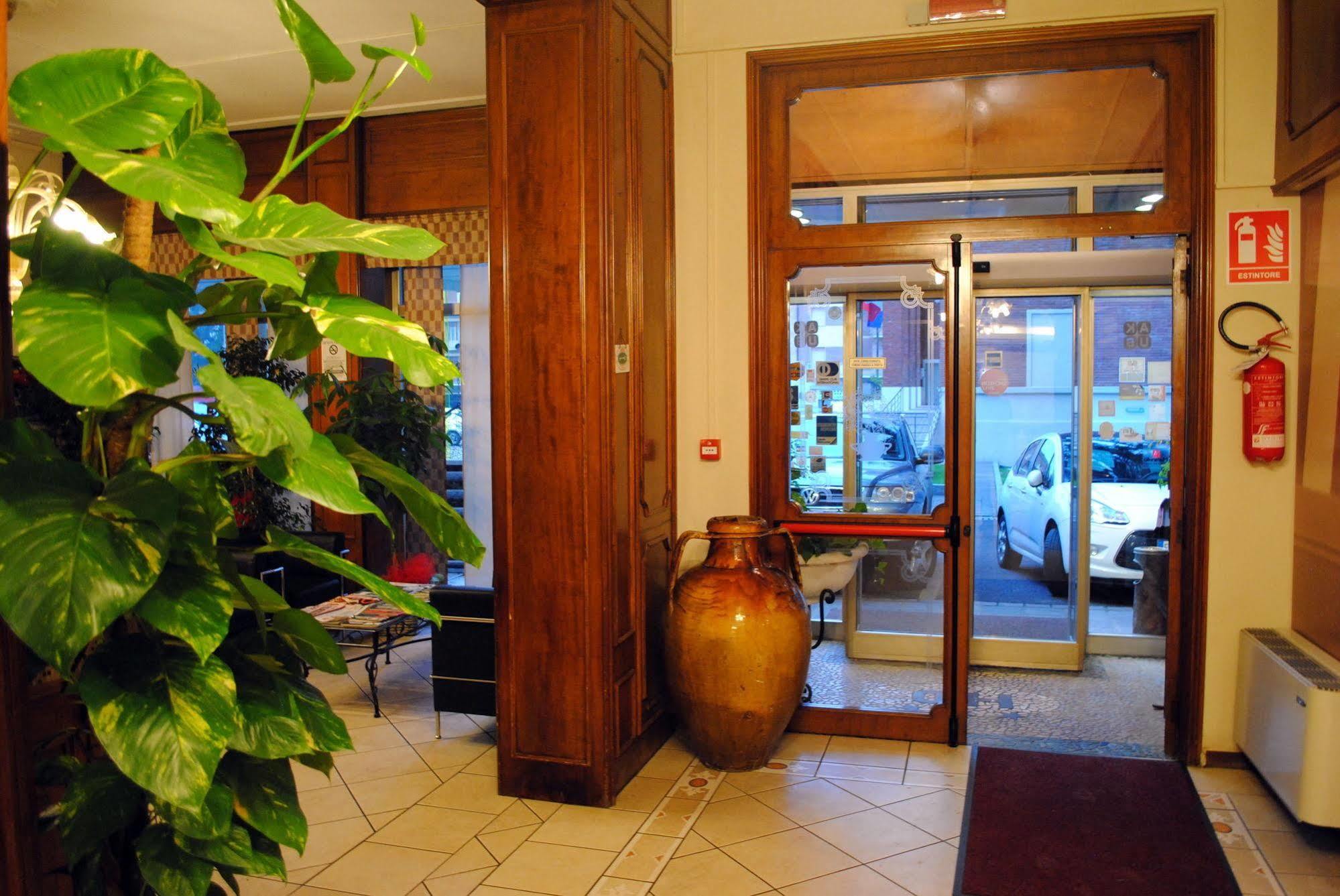 Domus Hotel